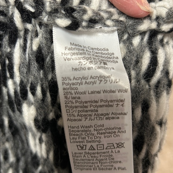 J. Crew Black and White sweater size small nwt - Picture 5 of 5